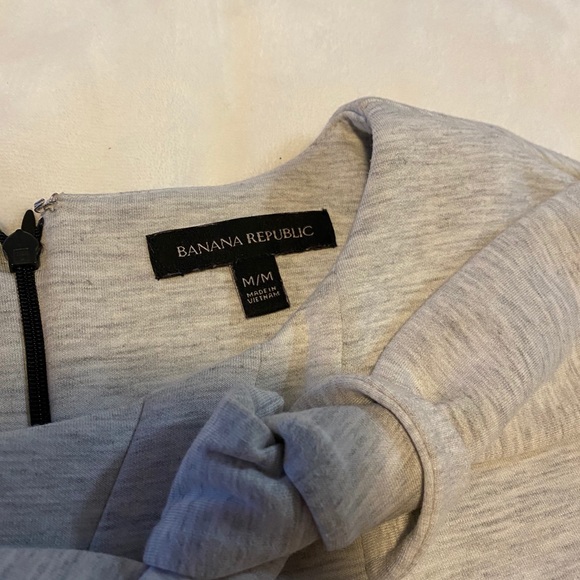 Banana republic sweat shirt with bow size M - Picture 4 of 4